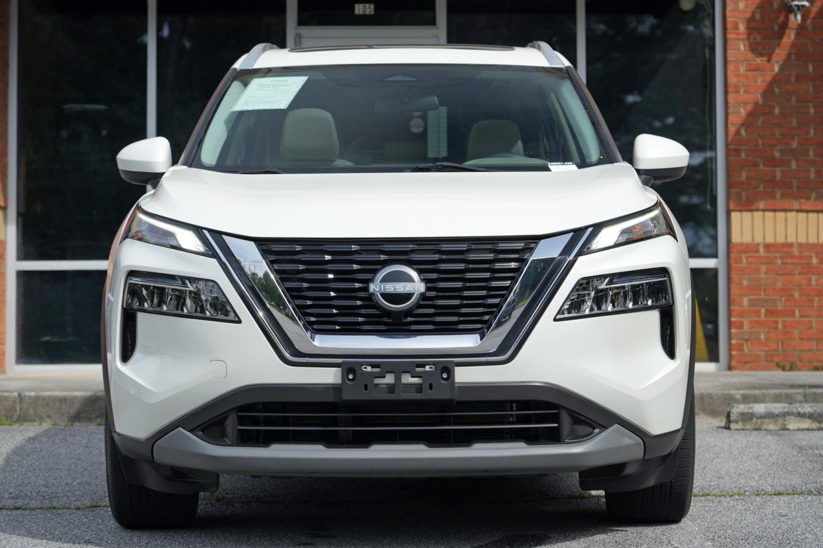 Used 2023 Nissan Rogue SV w/ SV Premium B Package FWD image 6