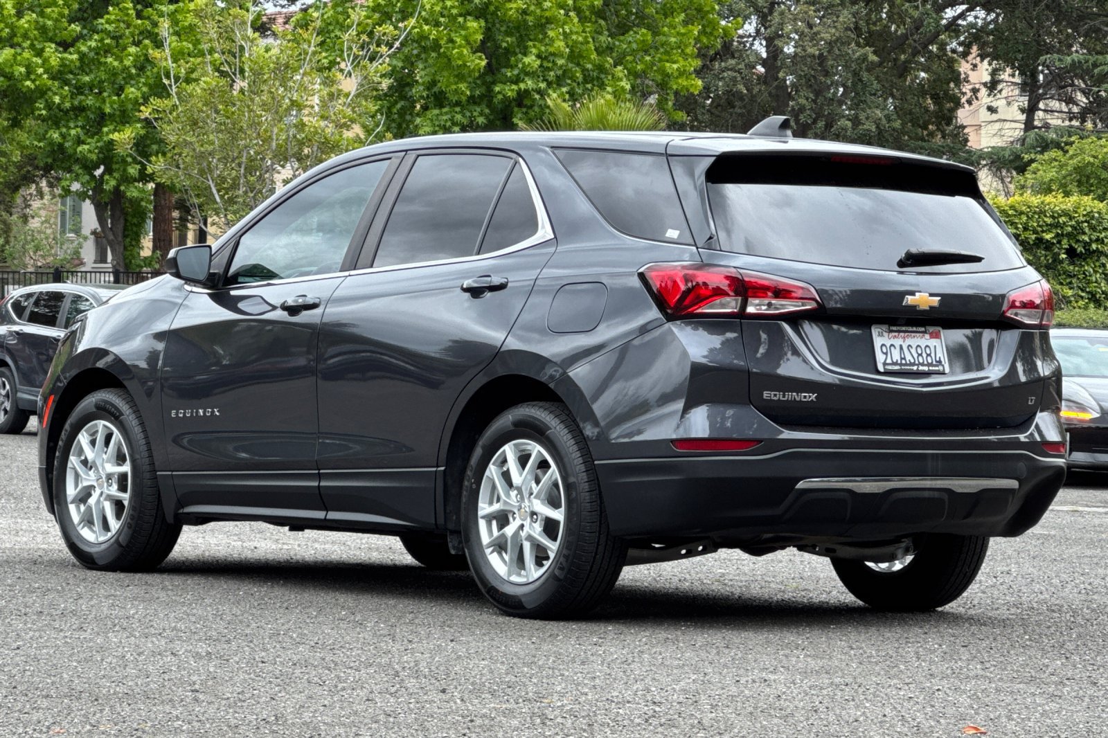Used 2022 Chevrolet Equinox LT w/ LPO, Floor Liner Package FWD image 5