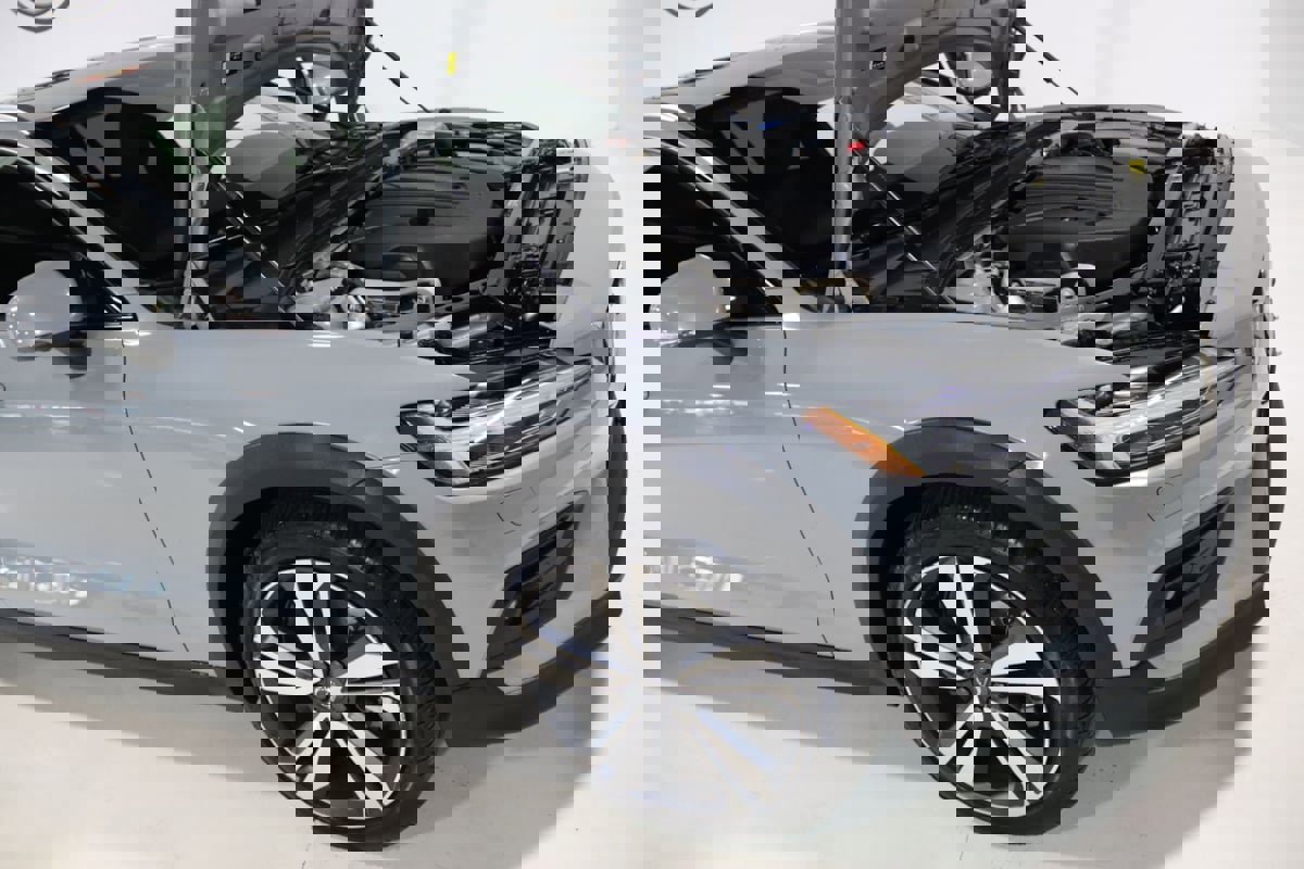 Used 2025 Volvo V60 B5 Cross Country Plus image 74