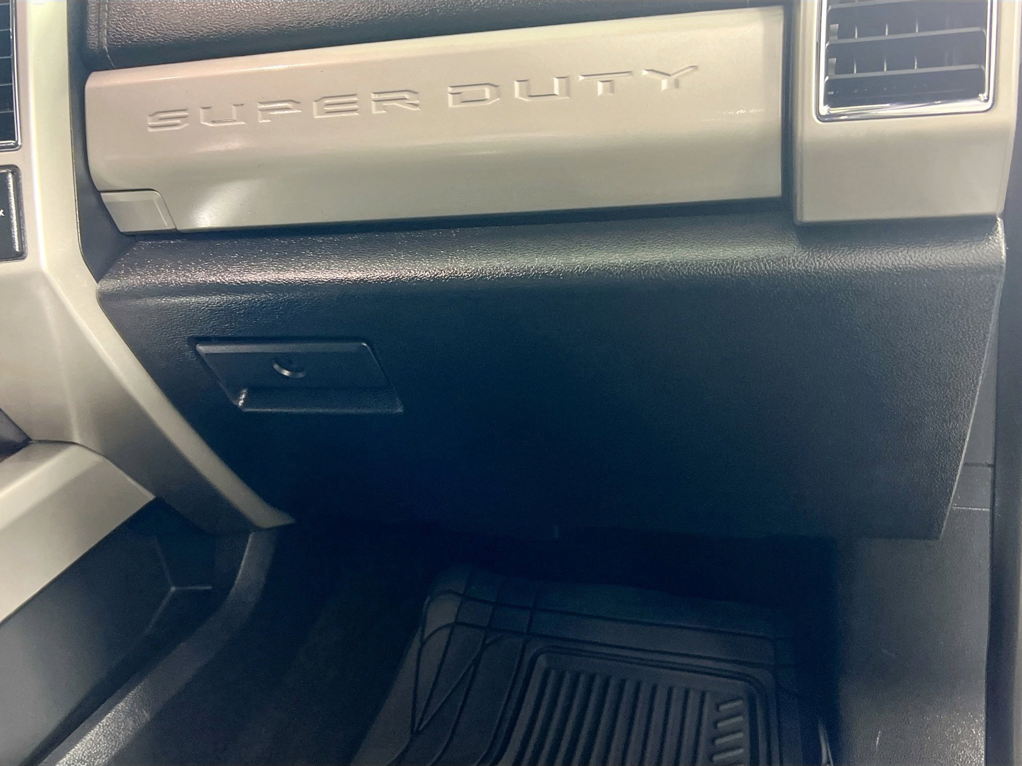 Used 2018 Ford F250 Lariat w/ Lariat Ultimate Package image 33