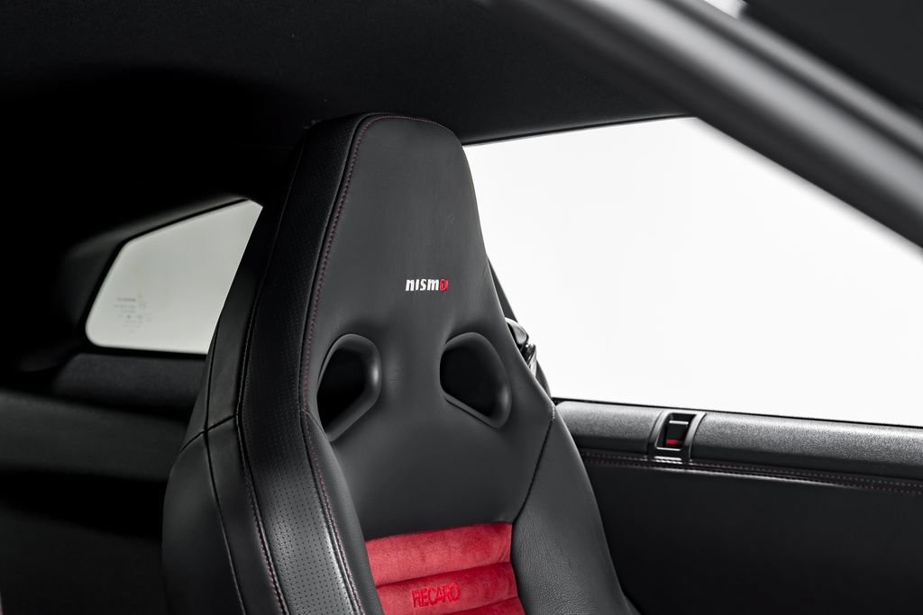Used 2016 Nissan GT-R NISMO AWD/4WD image 30