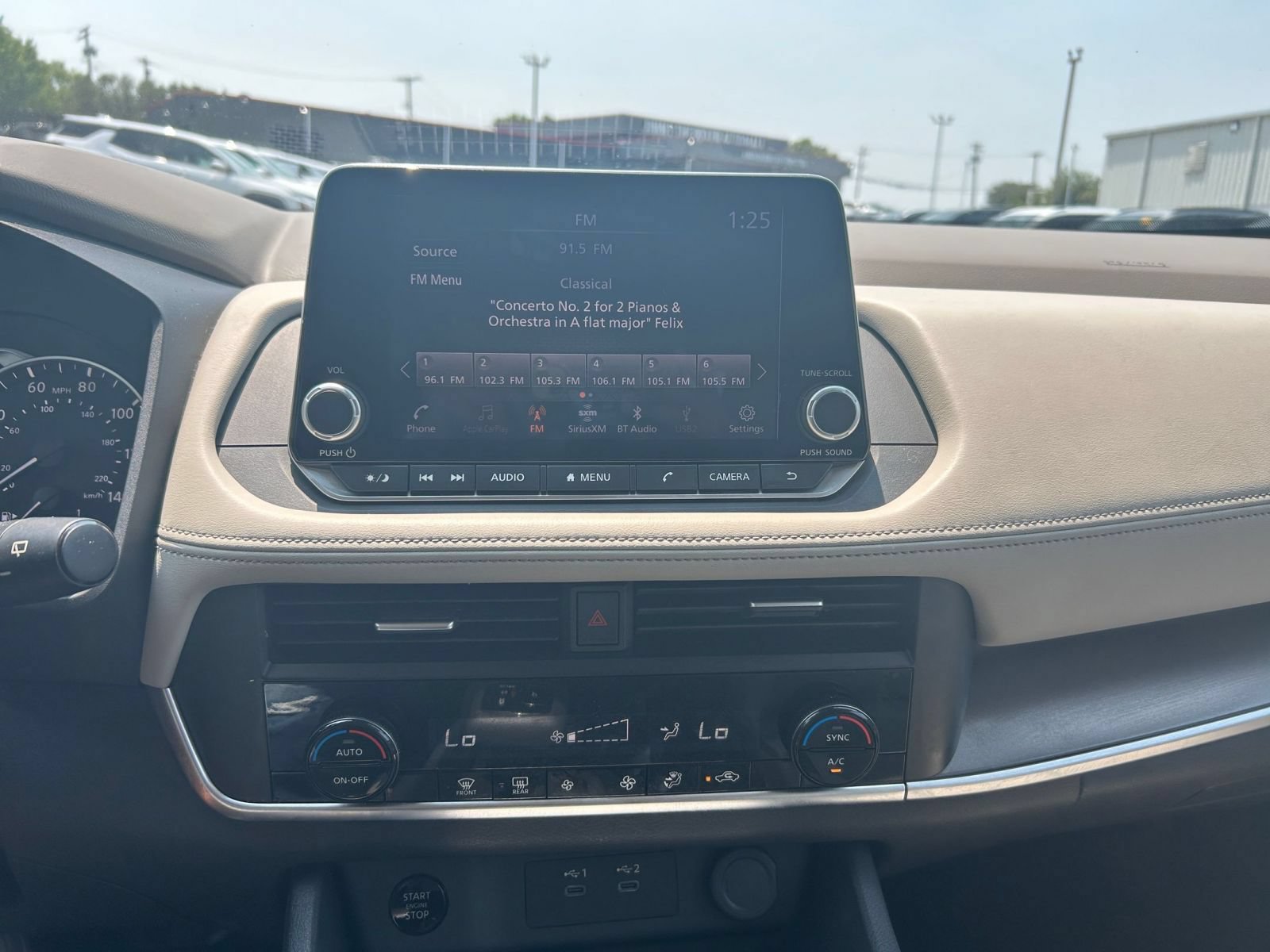 Used 2025 Nissan Rogue SV AWD/4WD image 14