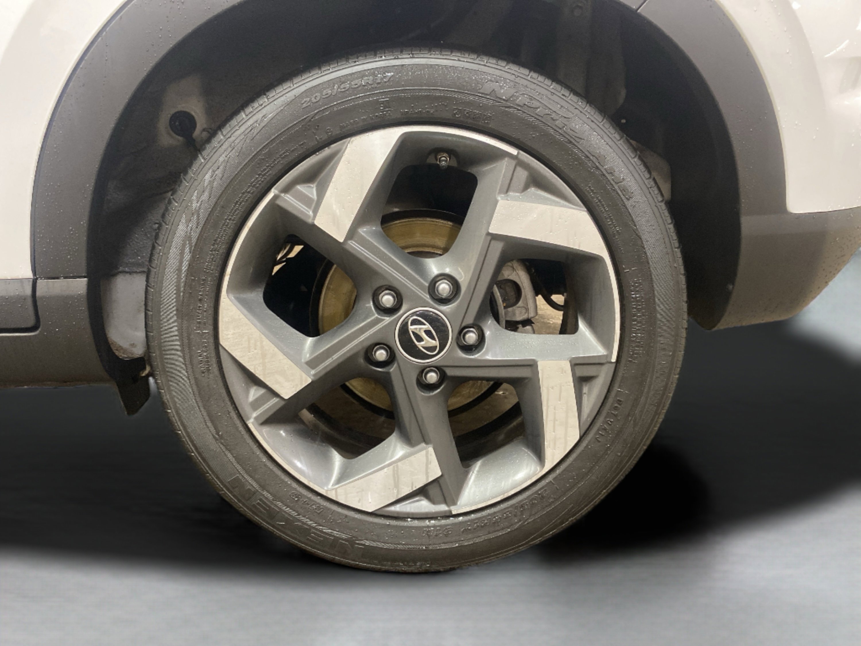 Used 2022 Hyundai Venue SEL image 9