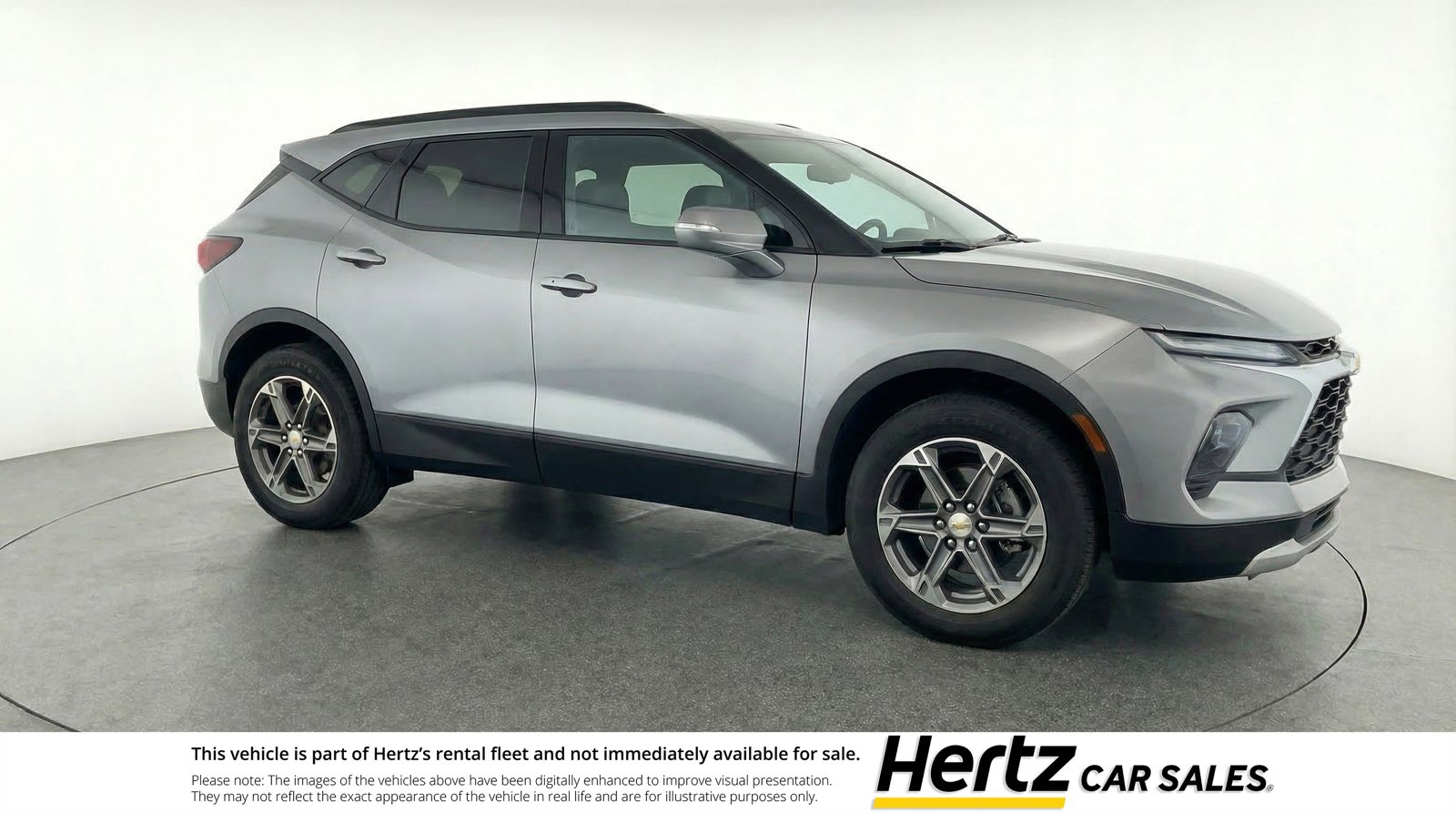 Used 2025 Chevrolet Blazer LT image 1