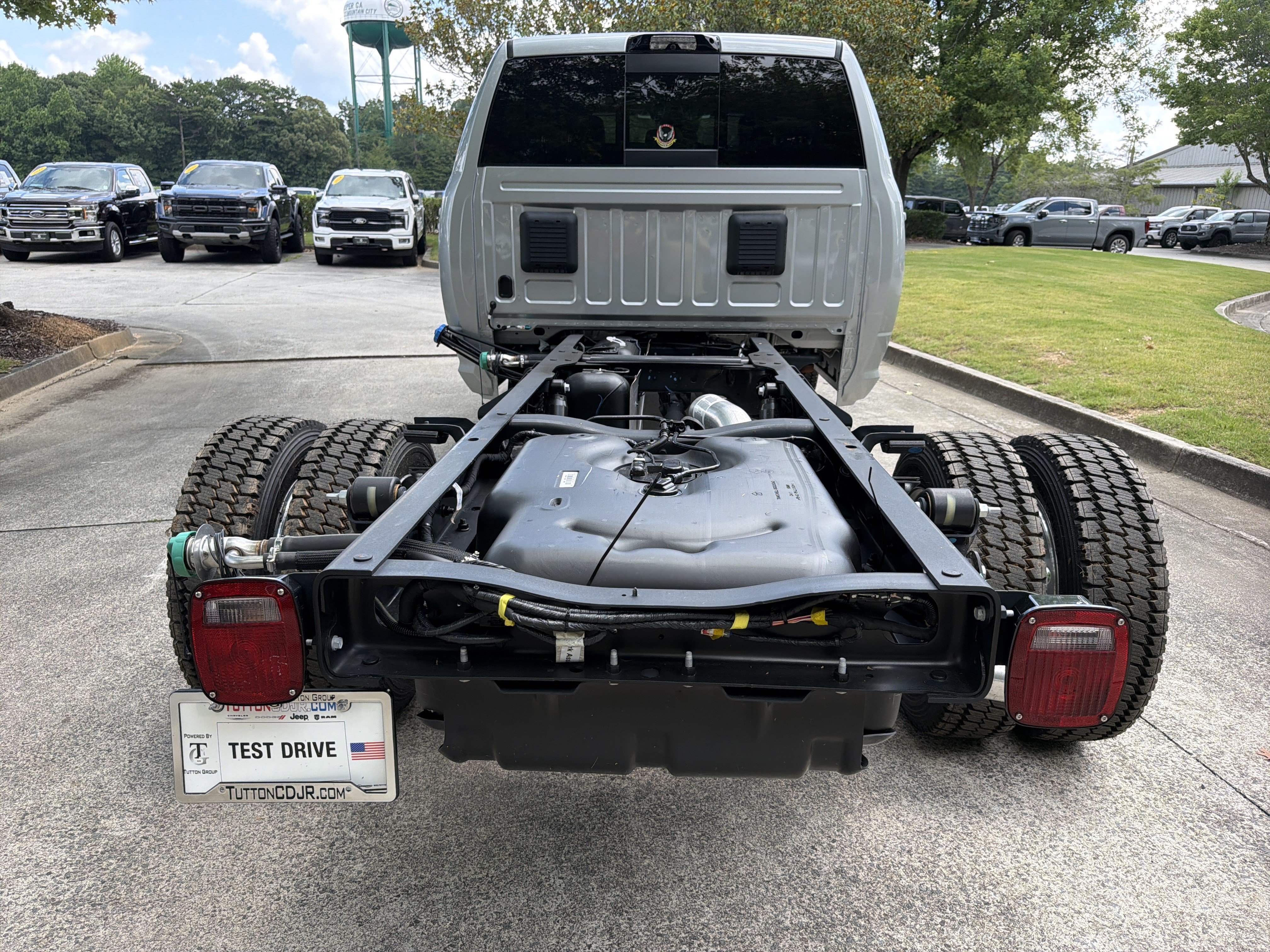 New 2026 RAM 5500 4x4 Crew Cab w/ Laramie Trim Package image 7