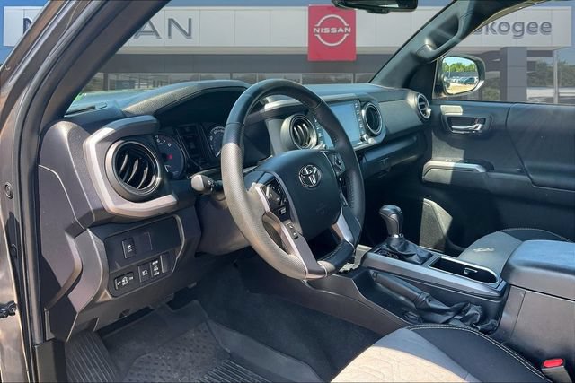 Used 2023 Toyota Tacoma TRD Off-Road AWD/4WD image 16