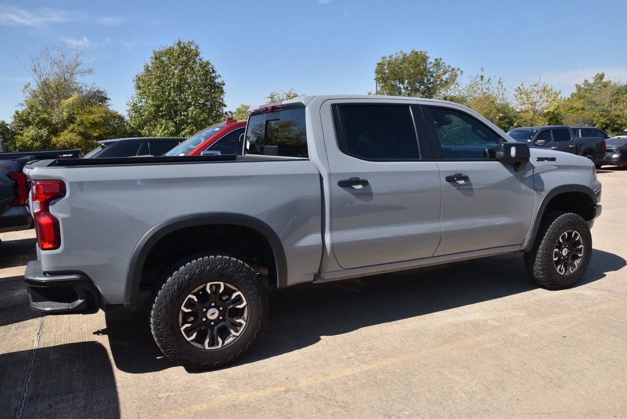 Used 2024 Chevrolet Silverado 1500 ZR2 w/ Technology Package AWD/4WD image 6