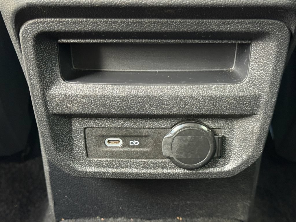 Used 2023 Volkswagen Tiguan SE FWD image 28