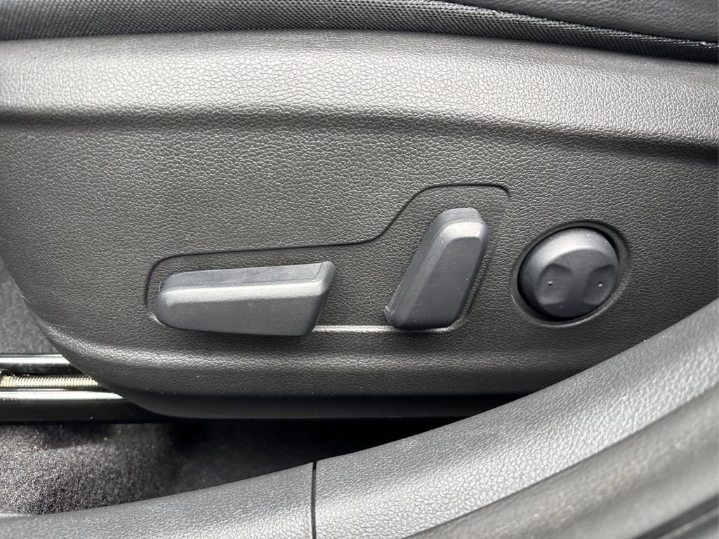 Used 2018 Hyundai Kona Limited image 36