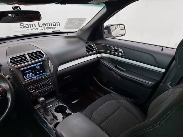 Used 2016 Ford Explorer XLT w/ Equipment Group 201A image 21