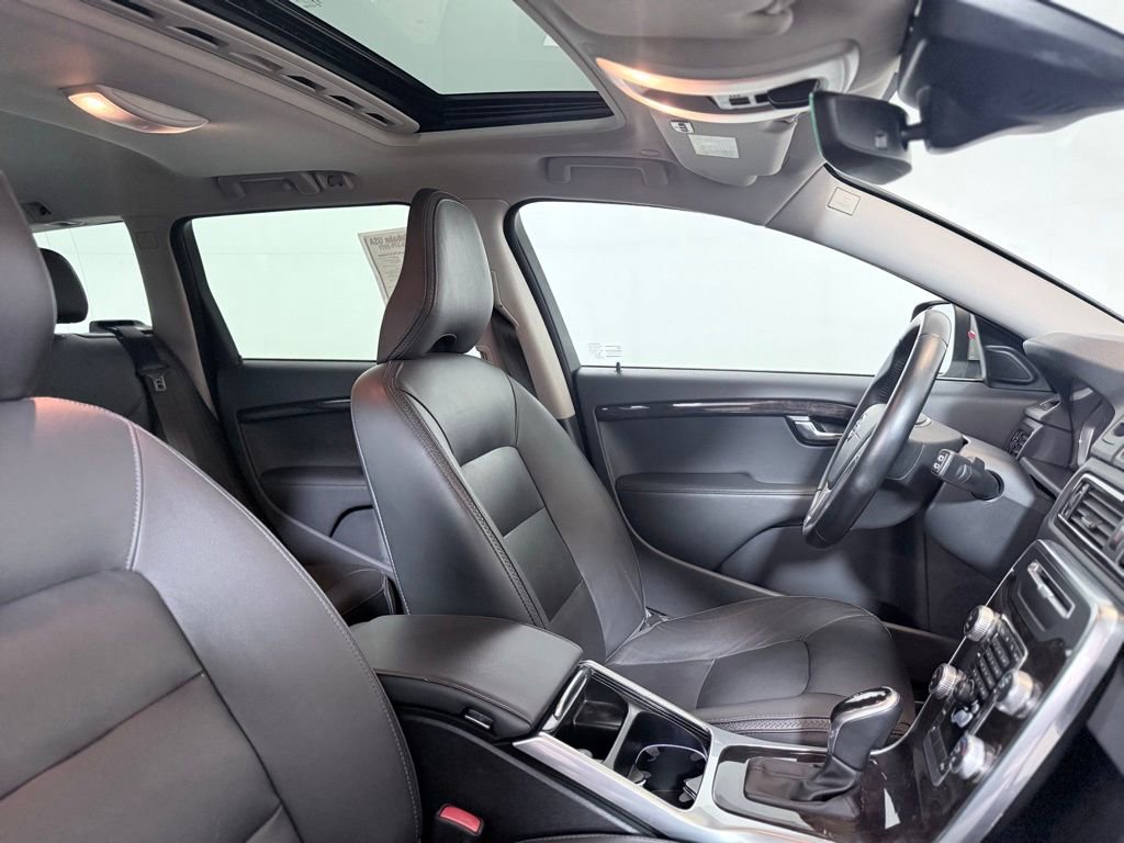 Used 2016 Volvo XC70 T5 Premier w/ Proximity Package image 23