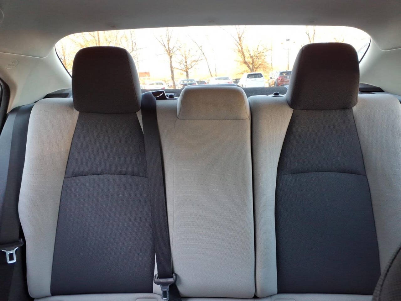 Used 2020 Toyota Corolla L FWD image 15