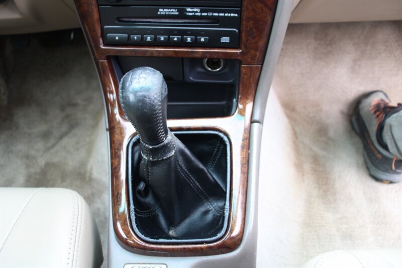 Used 2000 Subaru Outback Limited AWD/4WD image 8