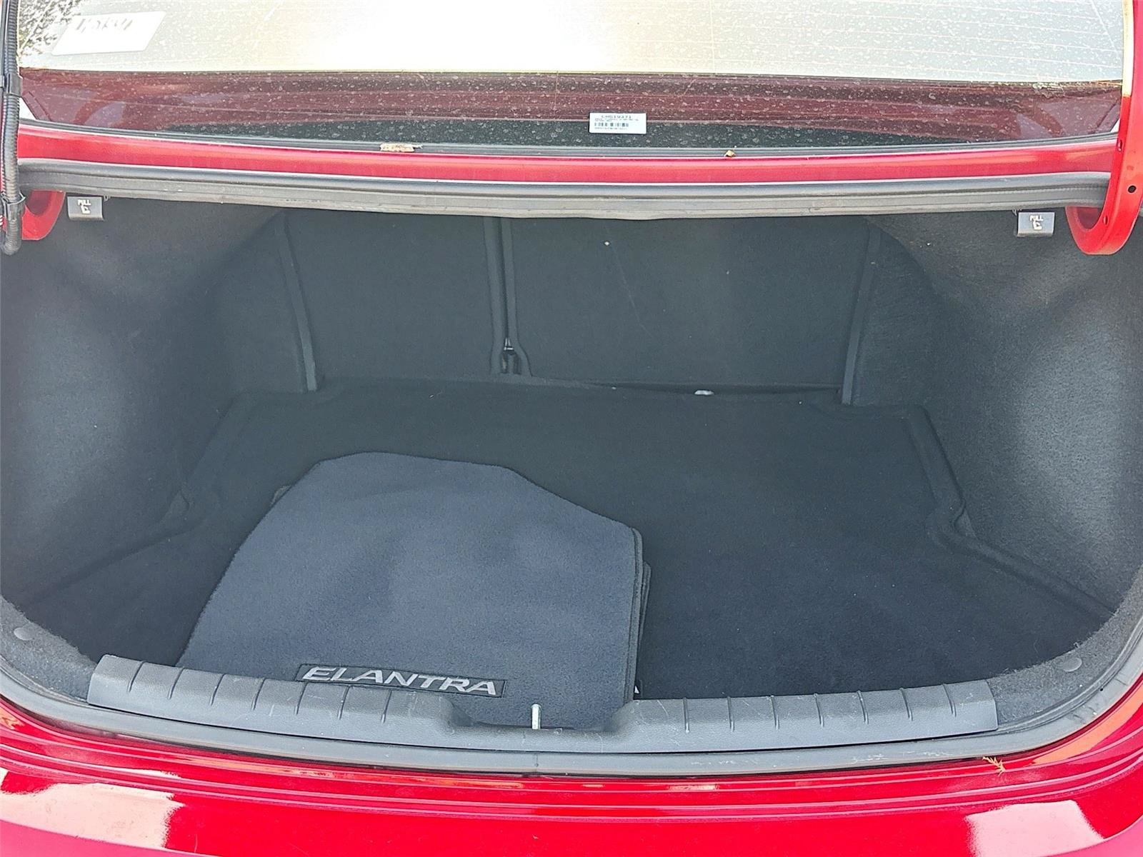 Used 2020 Hyundai Elantra SE FWD image 23