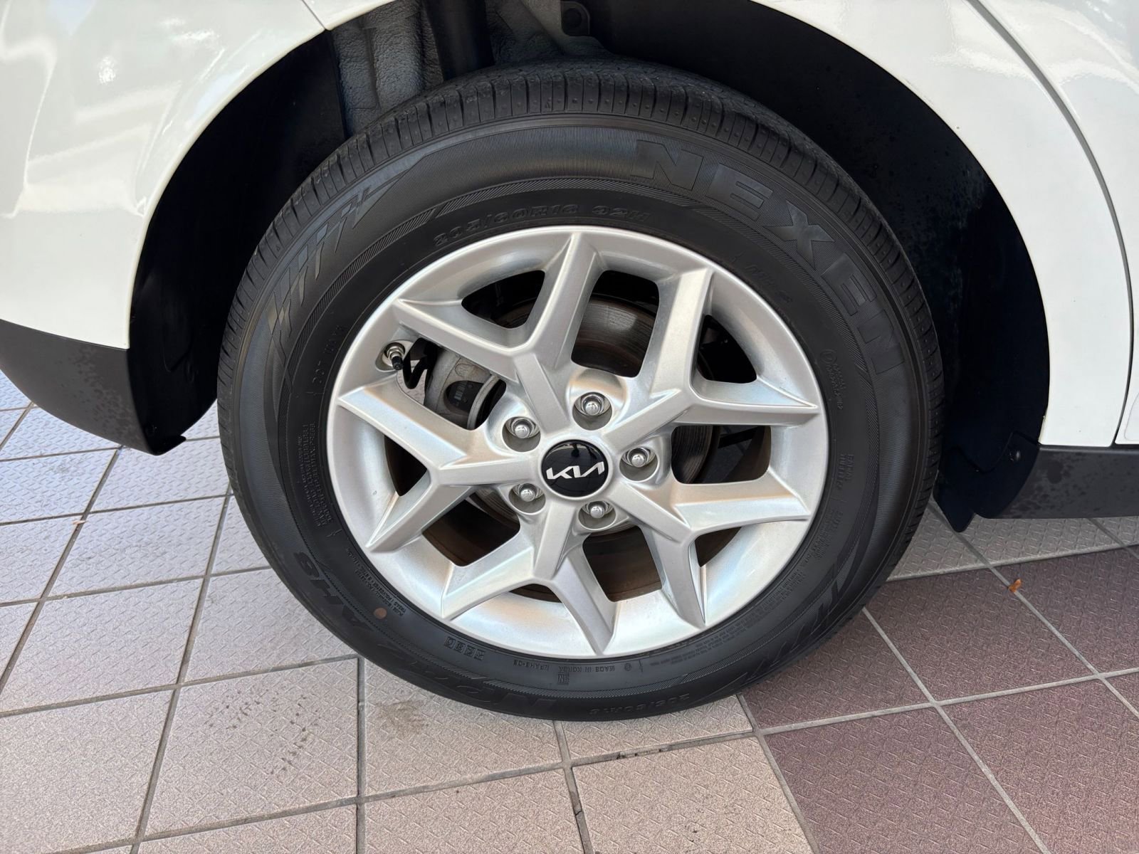 Used 2025 Kia Soul LX w/ LX Technology Package FWD image 28