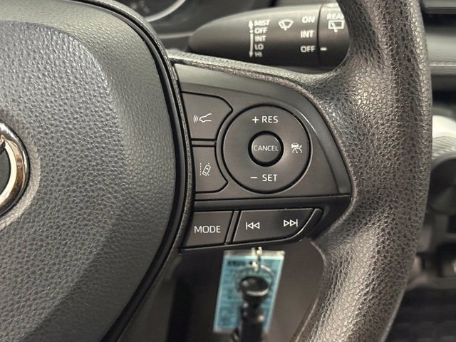 Used 2022 Toyota RAV4 LE FWD image 16