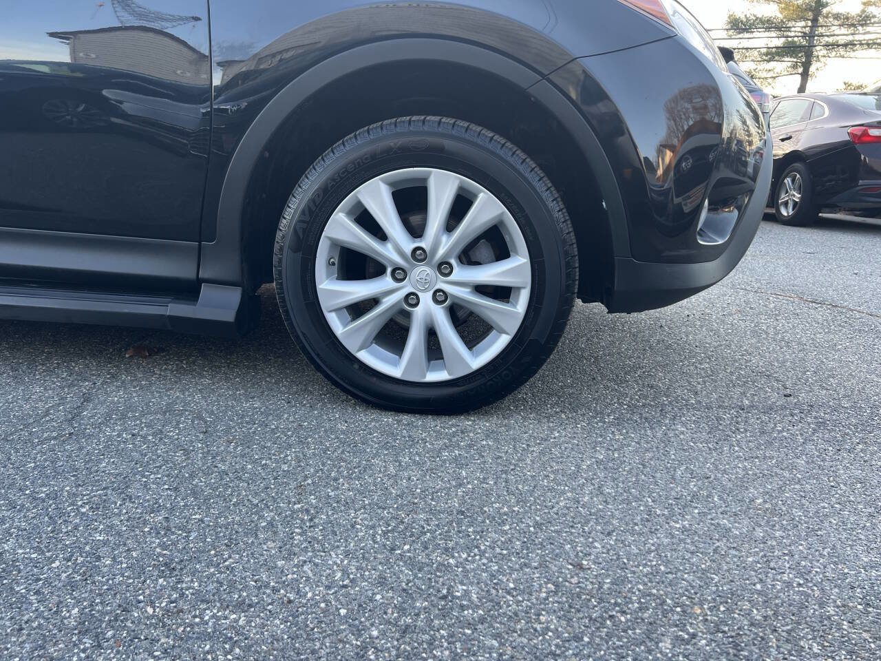 Used 2015 Toyota RAV4 Limited image 34