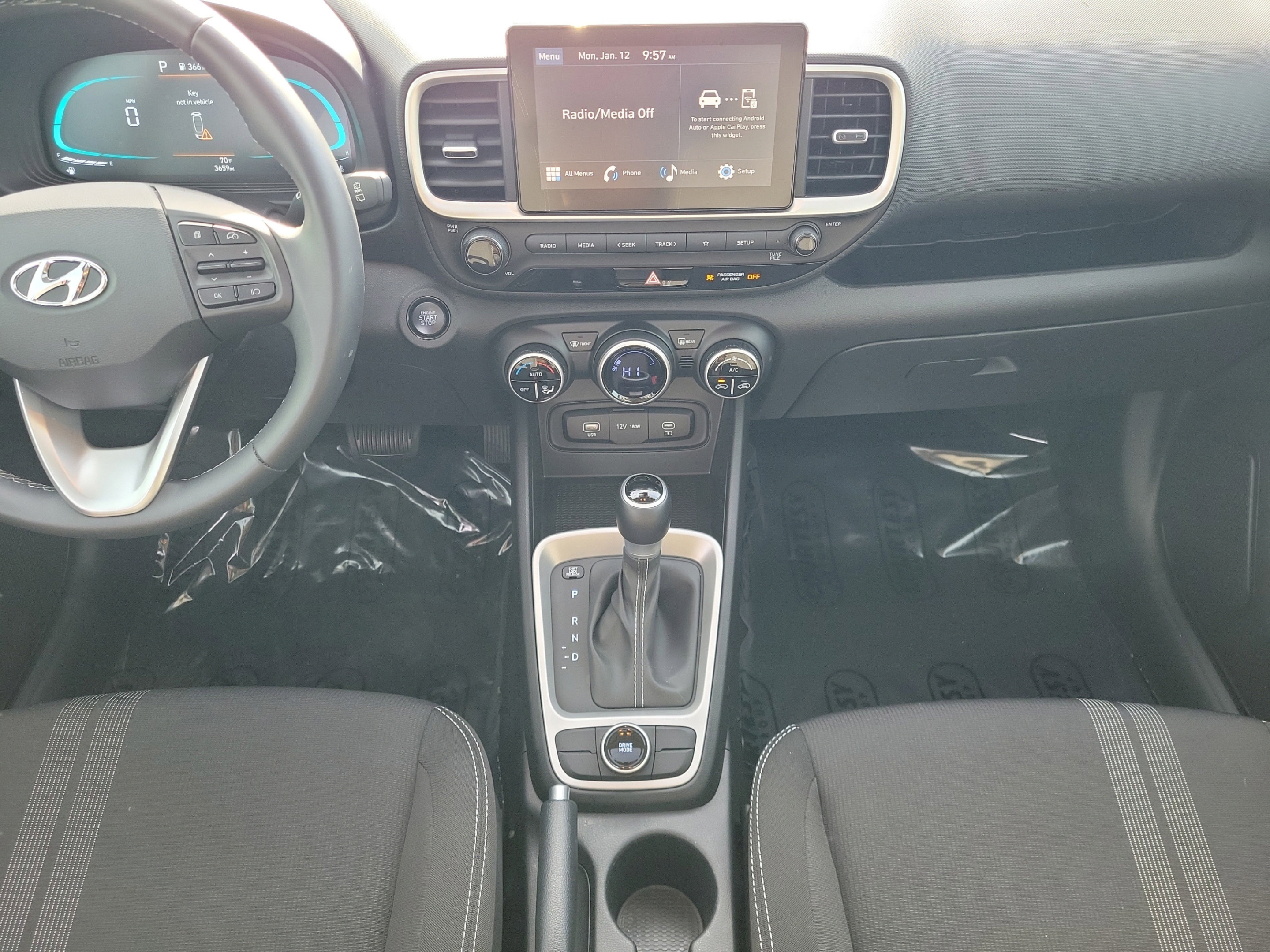 Used 2025 Hyundai Venue SEL FWD image 27