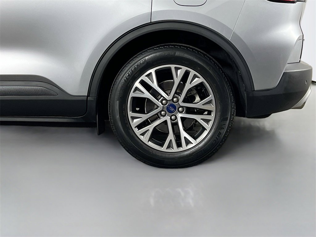 Used 2021 Ford Escape SEL w/ Technology Package image 31