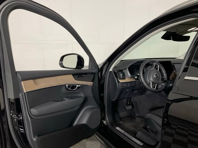 Certified 2025 Volvo XC90 B6 Plus w/ Protection Package Premier AWD/4WD image 25