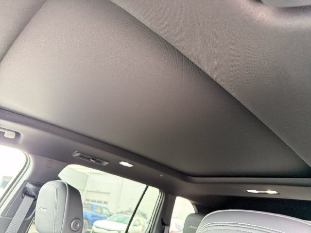 New 2027 Buick Enclave Avenir FWD image 15