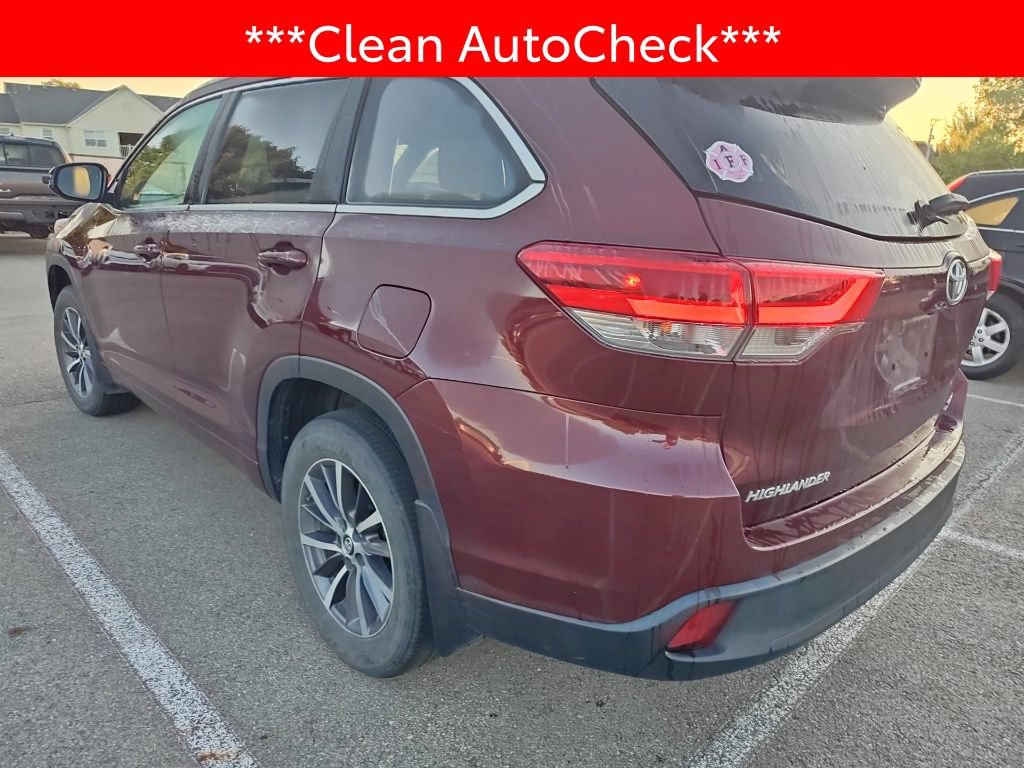 Used 2017 Toyota Highlander XLE AWD/4WD image 4