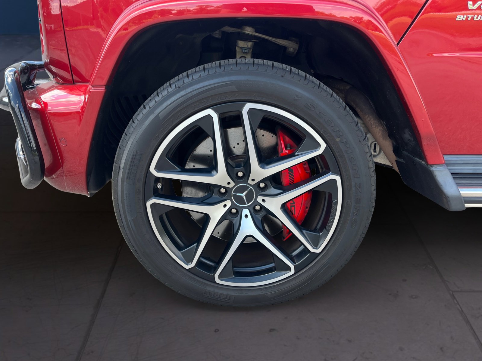 Used 2019 Mercedes-Benz G 63 AMG 4MATIC w/ Parking Package image 18