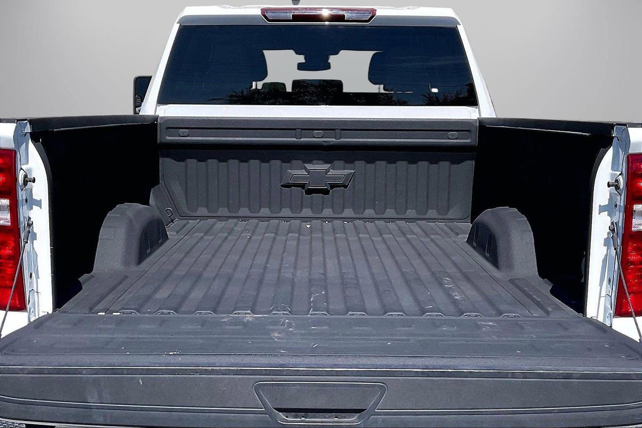 Used 2024 Chevrolet Silverado 2500 LT AWD/4WD image 25