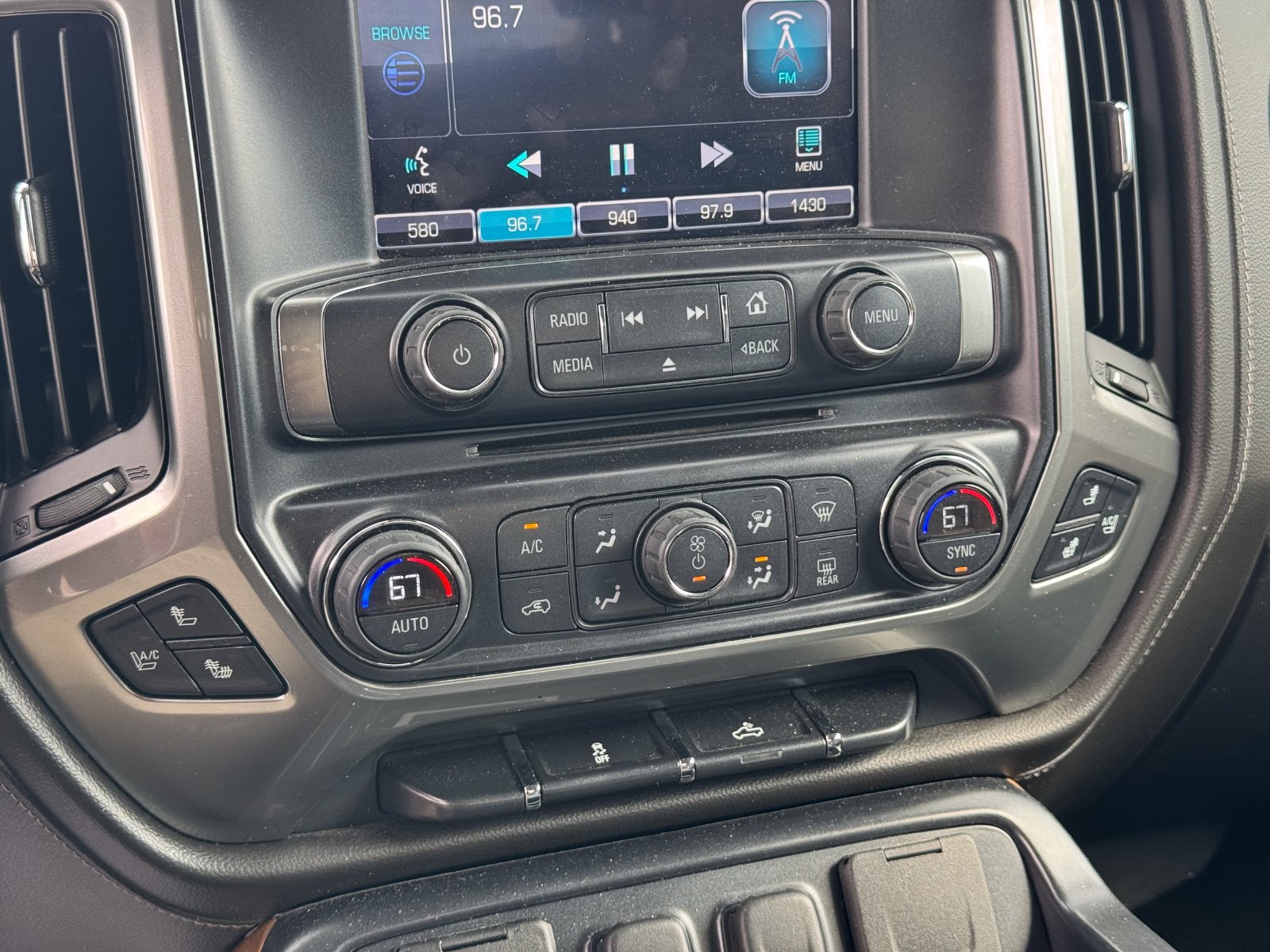 Used 2015 Chevrolet Silverado 1500 LTZ RWD image 18