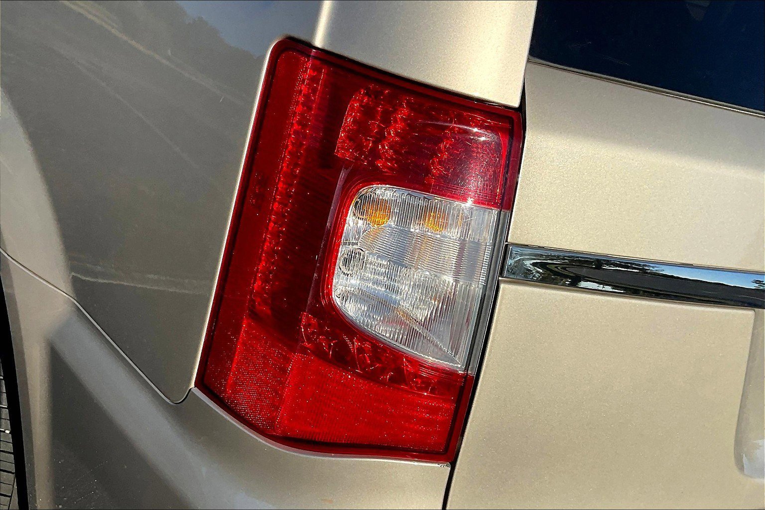 Used 2012 Chrysler Town & Country Touring w/ Entertainment Group #1 image 27