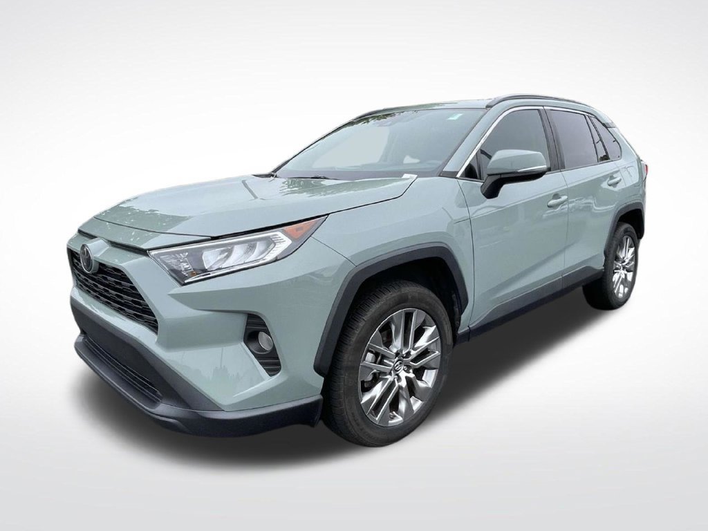 Used 2019 Toyota RAV4 XLE Premium w/ Cold Weather Package FWD image 11