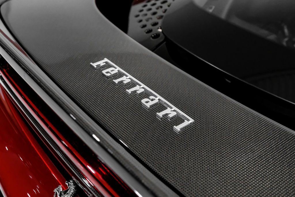 Used 2022 Ferrari SF90 Spider image 39