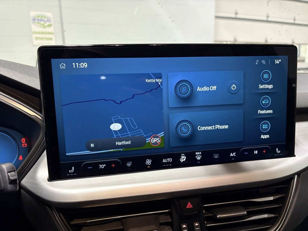 Used 2023 Ford Escape Platinum w/ Premium Technology Package image 19