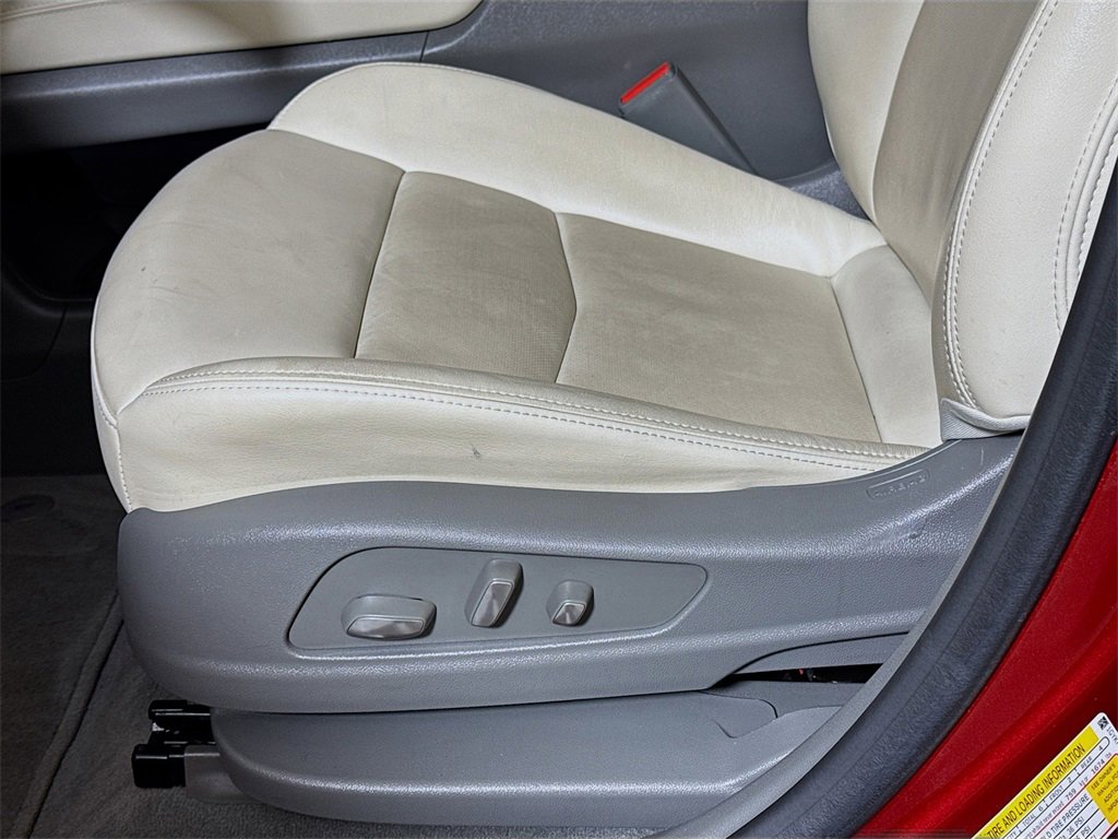 Used 2022 Cadillac XT6 Premium Luxury image 17