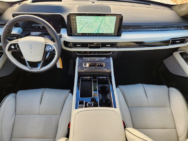 New 2026 Lincoln Aviator Black Label w/ Jet Appearance Package AWD/4WD image 11