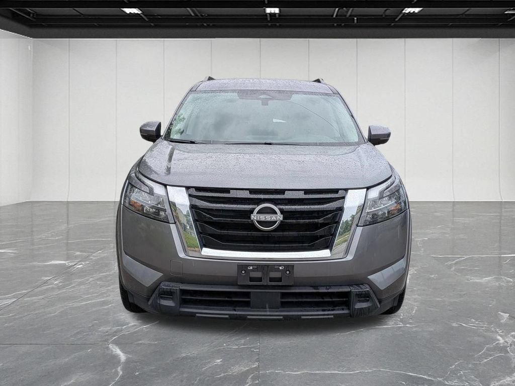 Used 2025 Nissan Pathfinder SV AWD/4WD image 16