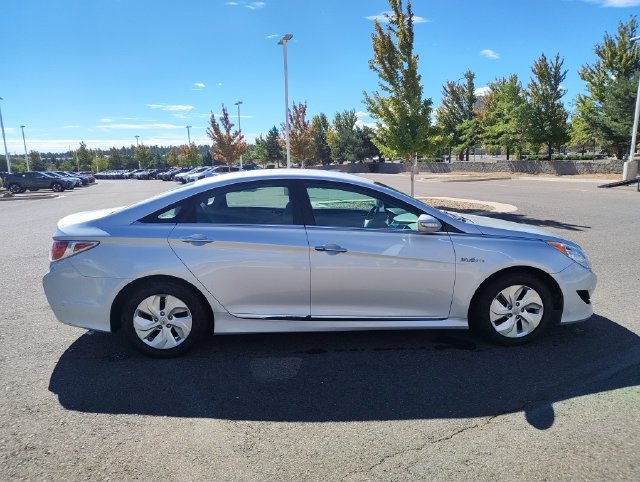 Used 2014 Hyundai Sonata Hybrid FWD image 2