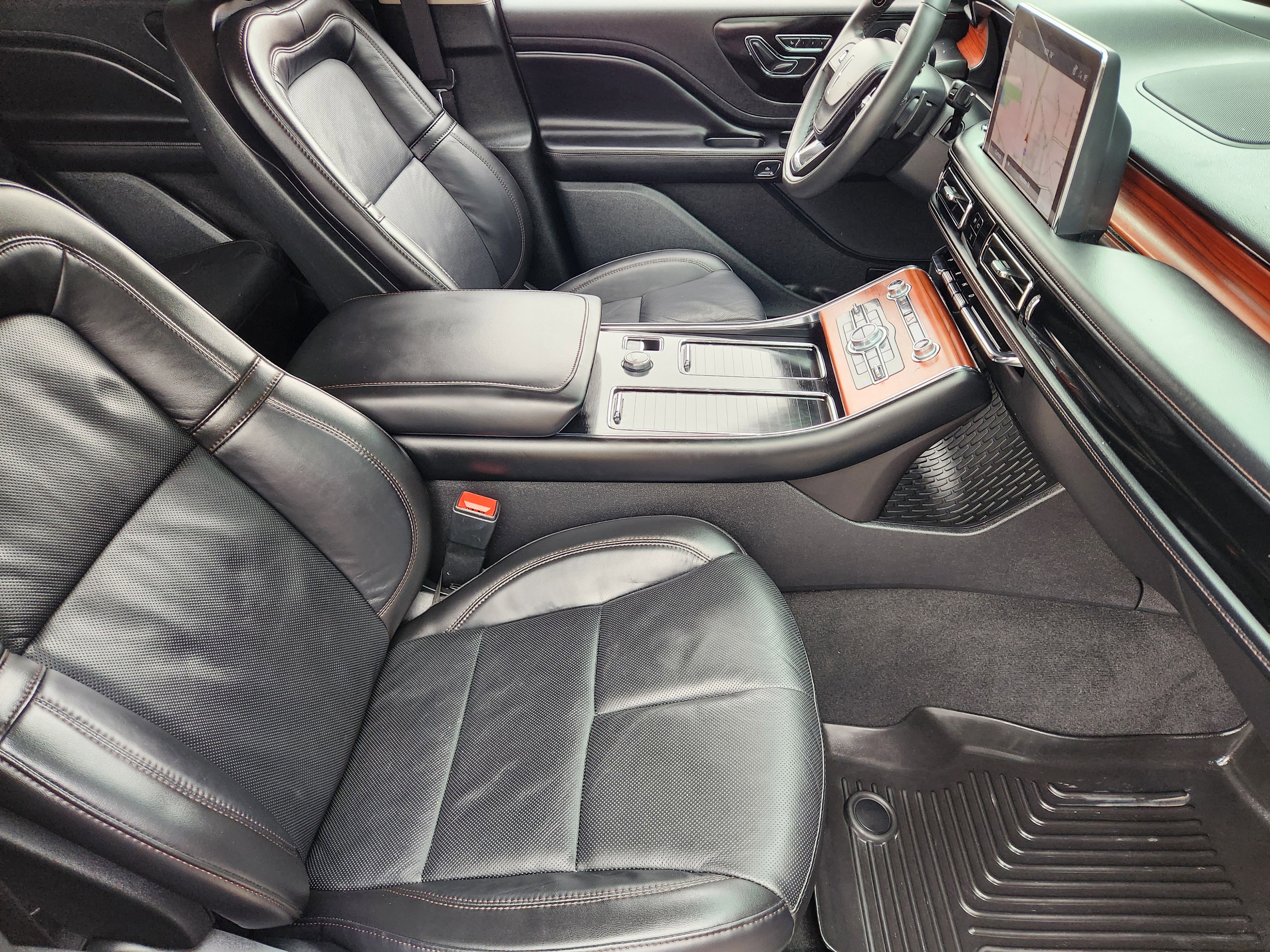 Used 2024 Lincoln Aviator Reserve w/ Equipment Group 201A image 14