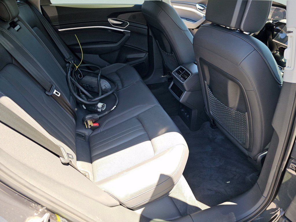 Used 2022 Audi e-tron Premium Plus w/ Premium Plus Package AWD/4WD image 5