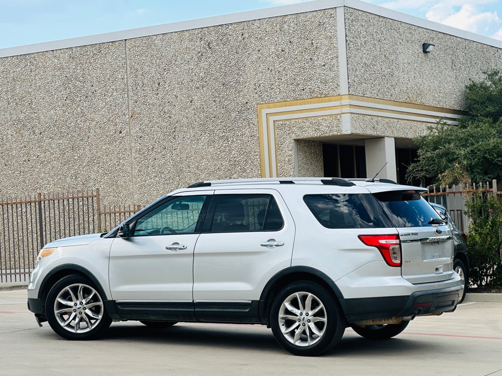 Used 2013 Ford Explorer XLT FWD image 6