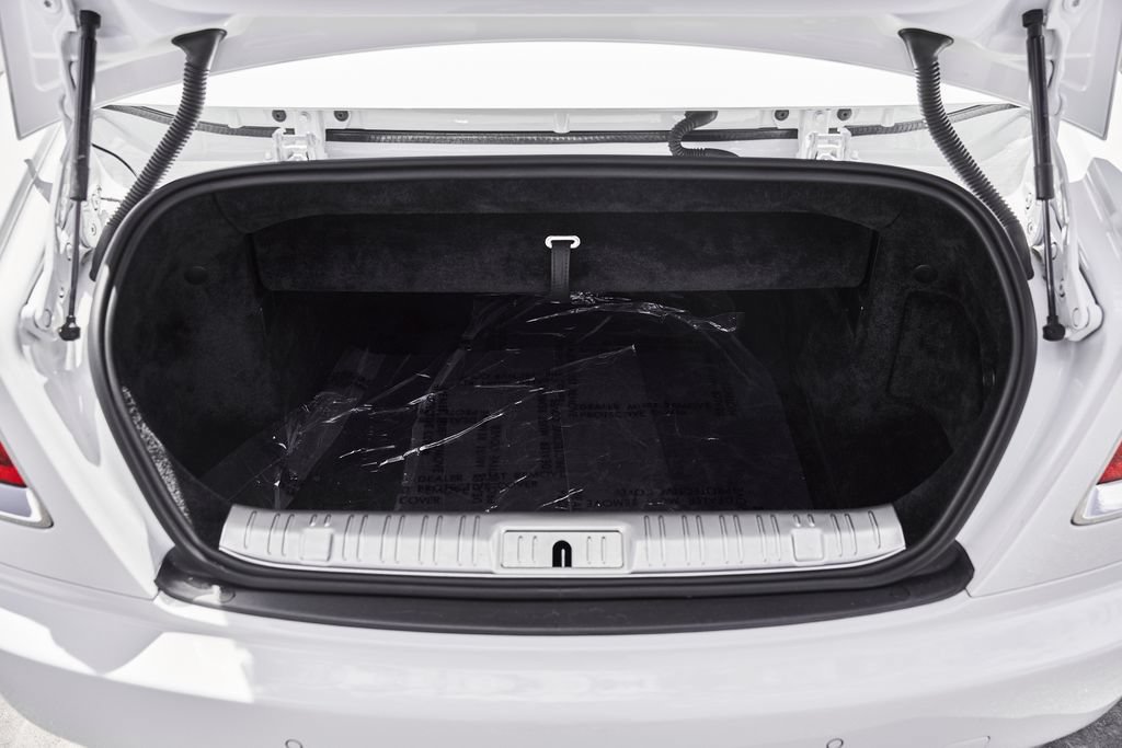Used 2018 Rolls-Royce Dawn RWD image 19