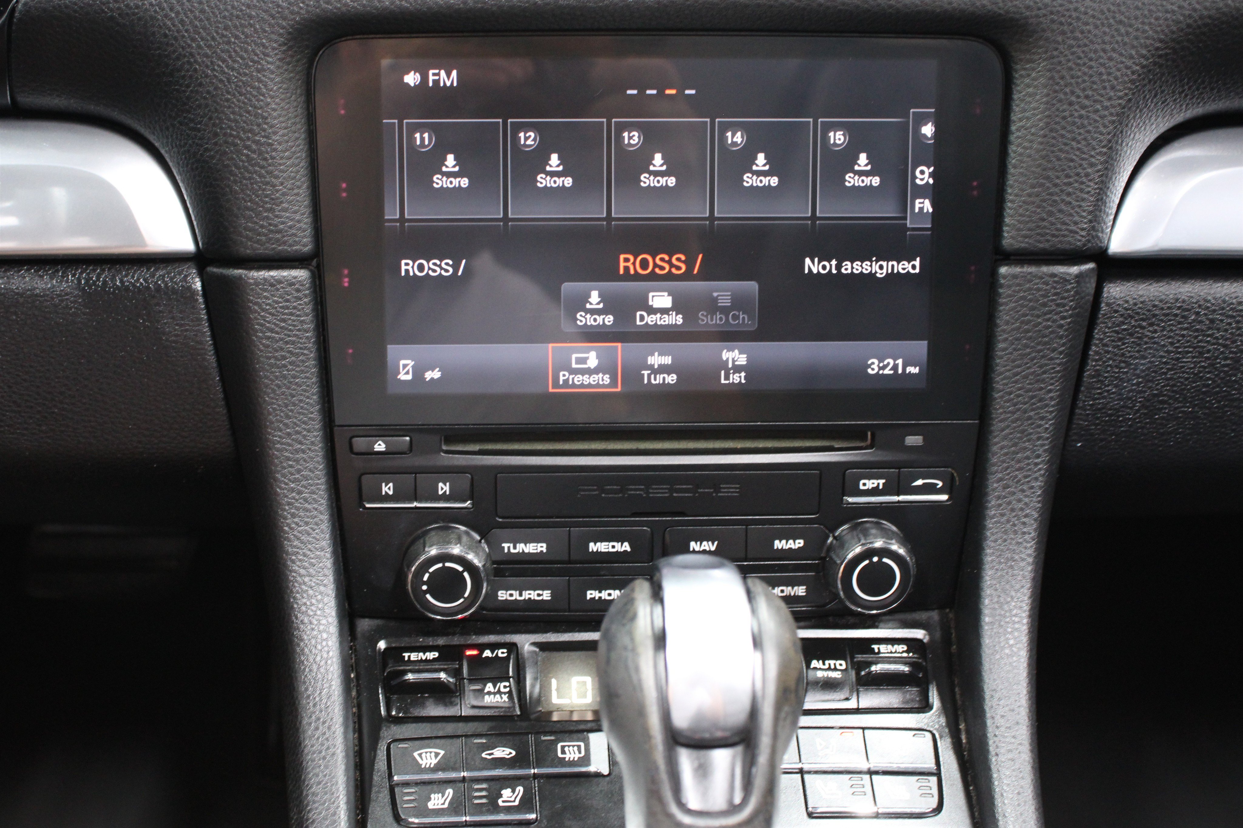 Used 2021 Porsche 718 Boxster w/ Premium Package RWD image 12