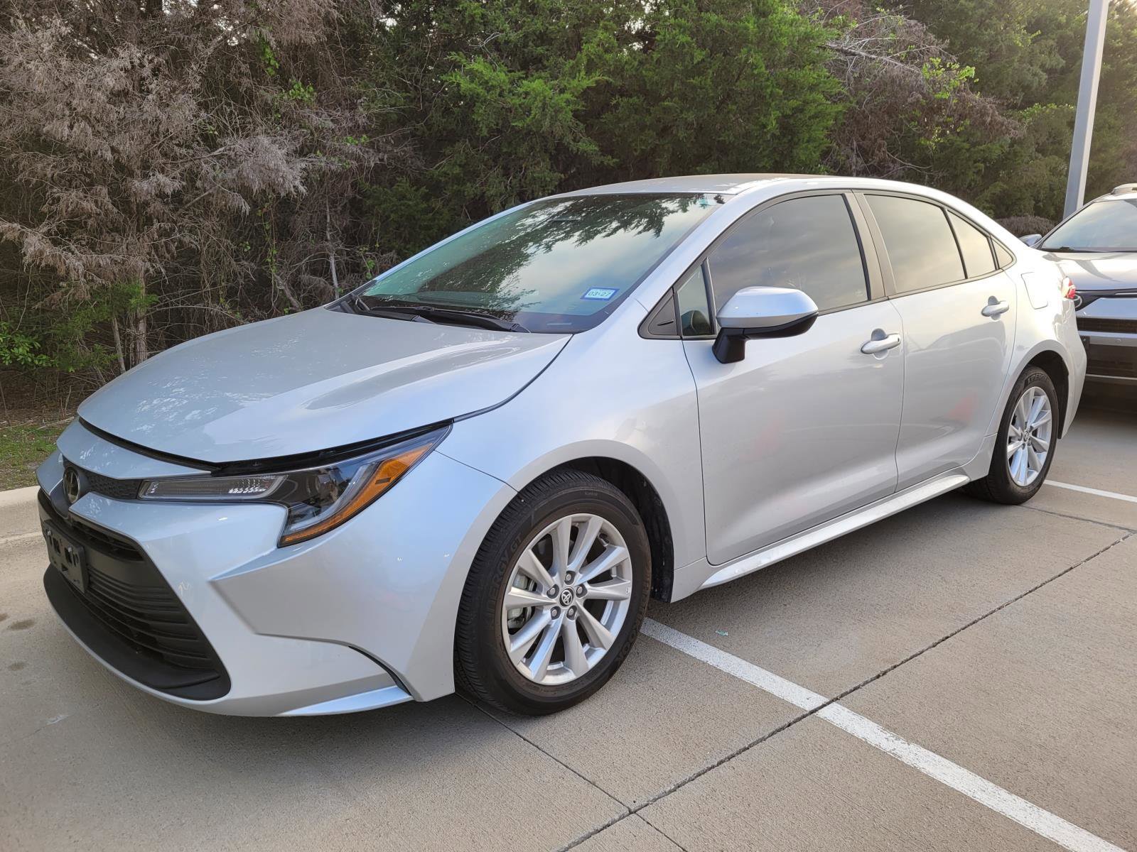 Used 2023 Toyota Corolla LE w/ LE Convenience Package FWD image 1