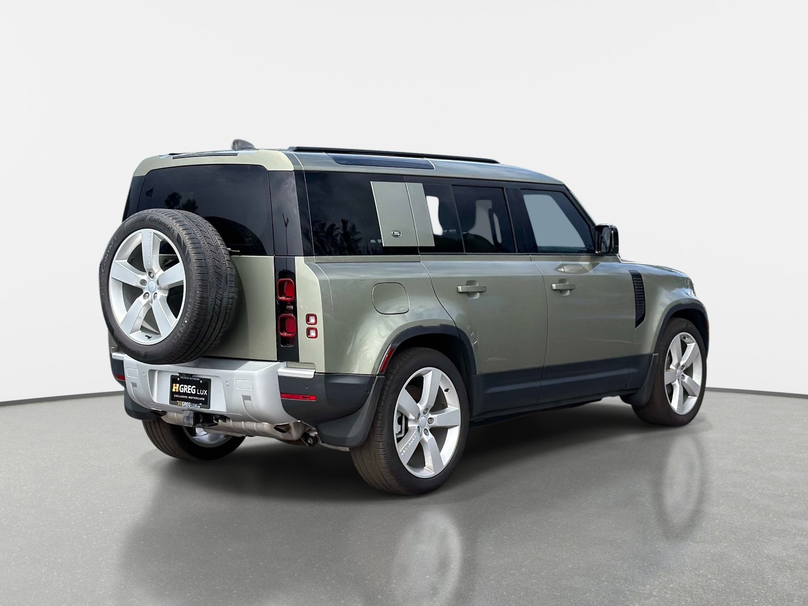 Used 2024 Land Rover Defender 110 S AWD/4WD image 3