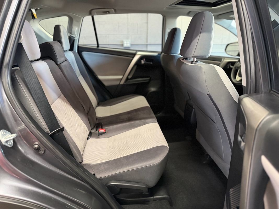 Used 2015 Toyota RAV4 XLE image 21