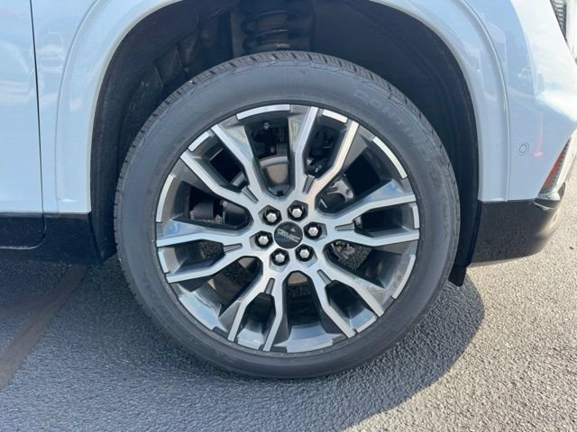 Used 2026 GMC Acadia Denali Ultimate w/ LPO, Floor Liner Package AWD/4WD image 5