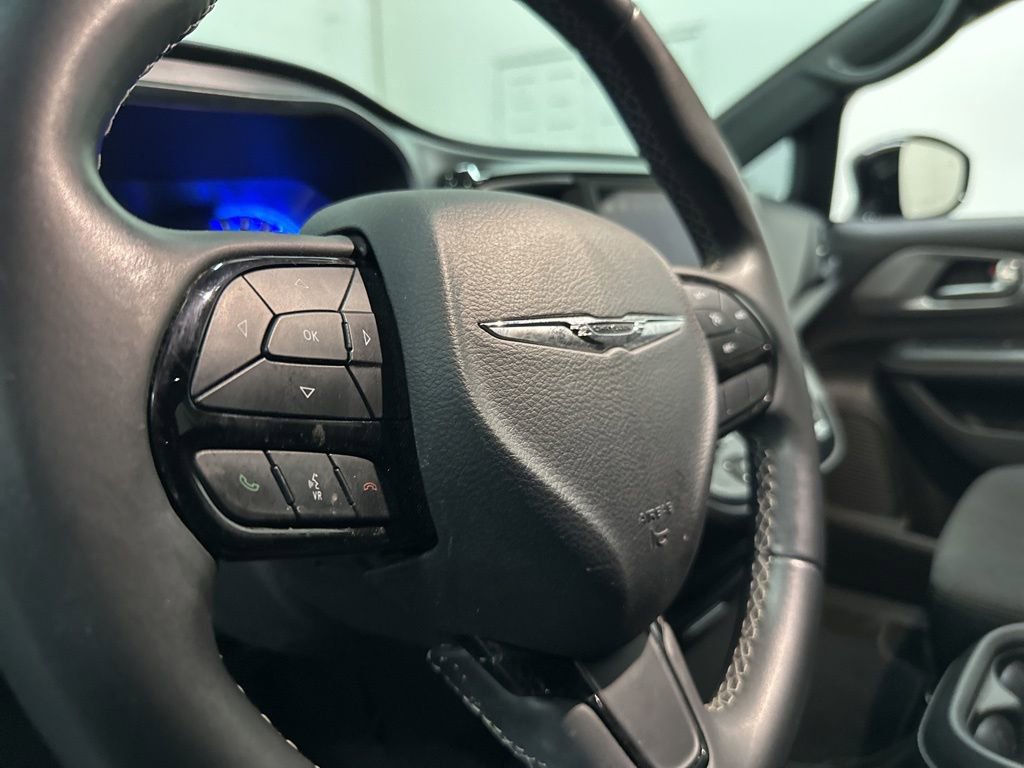 Used 2018 Chrysler Pacifica Touring Plus w/ S Appearance Package image 33