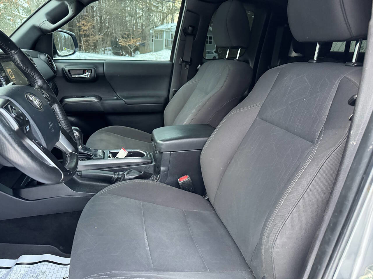 Used 2018 Toyota Tacoma TRD Sport w/ Technology Package image 15