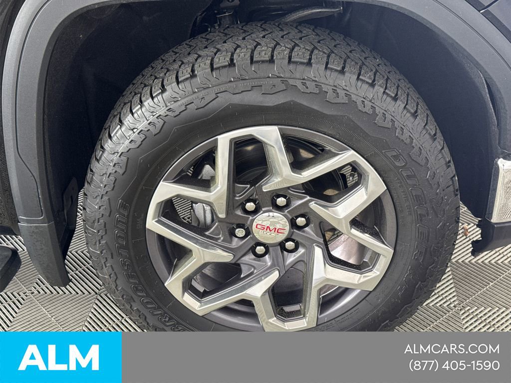 Used 2025 GMC Sierra 1500 SLT w/ SLT Premium Package image 16