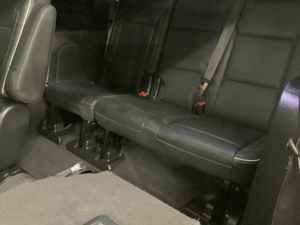 Used 2022 GMC Yukon XL SLT w/ SLT Premium Package AWD/4WD image 8